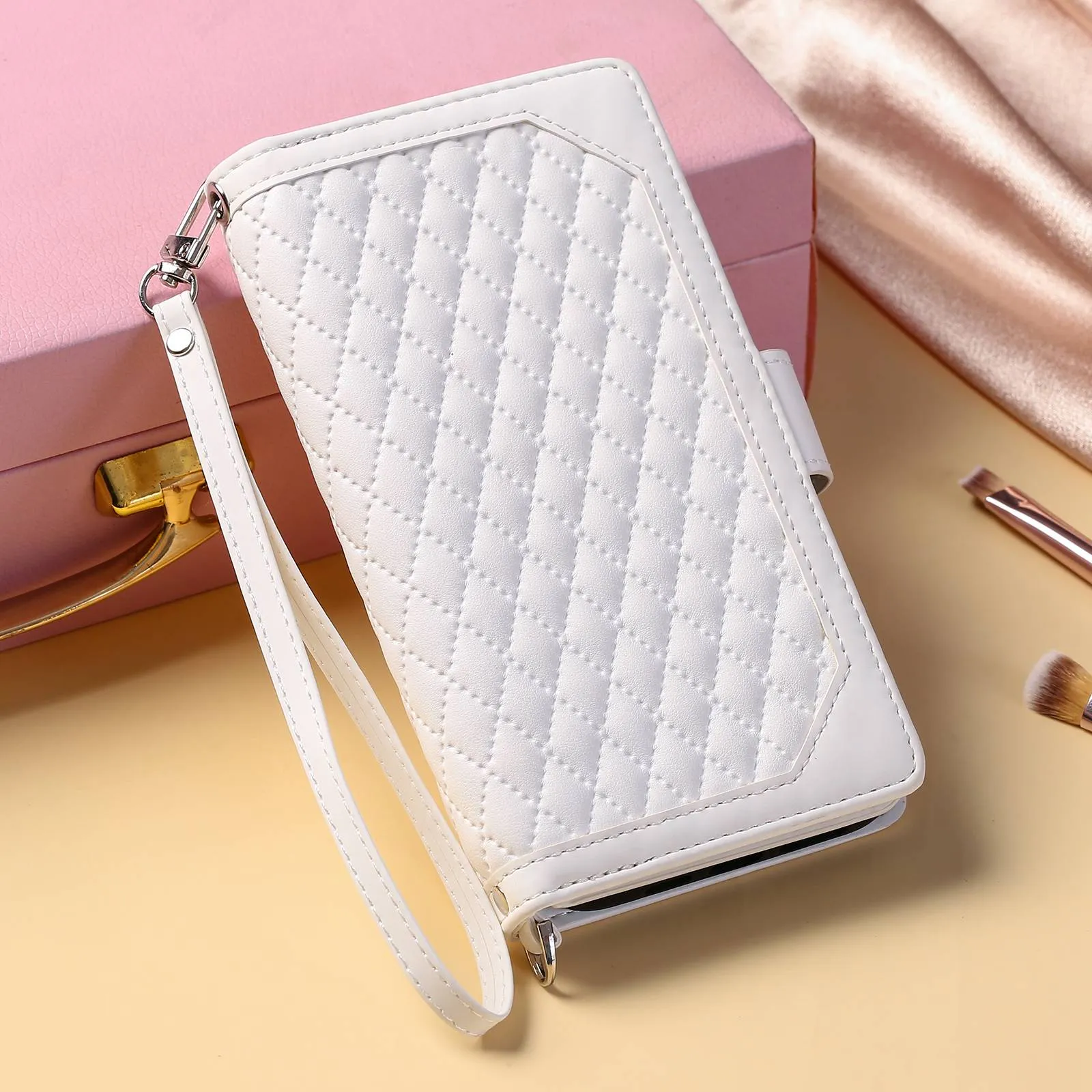 005 Style for Samsung Galaxy S22 5G Stylish Rhombus Texture PU Leather Phone Cover Zipper Pocket Card Cash Holder Shockproof Shell with Wrist Strap