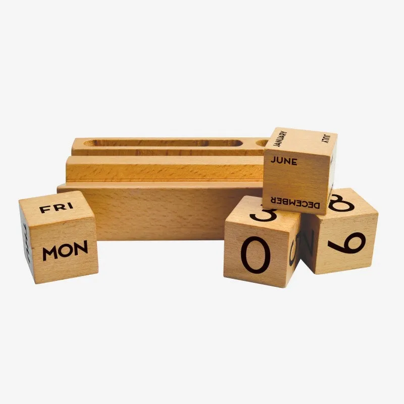 Calendar & Desk Tidy