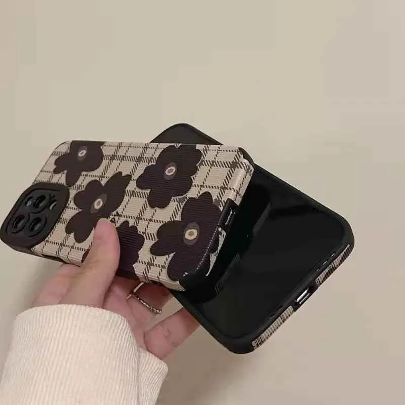 Cute Checkered Flowers Phone Case for iPhone 11, 12, 13, 14, Pro Max, 14 Plus, X, XS Max, XR, 12, 13 Mini, 7, 8 Plus