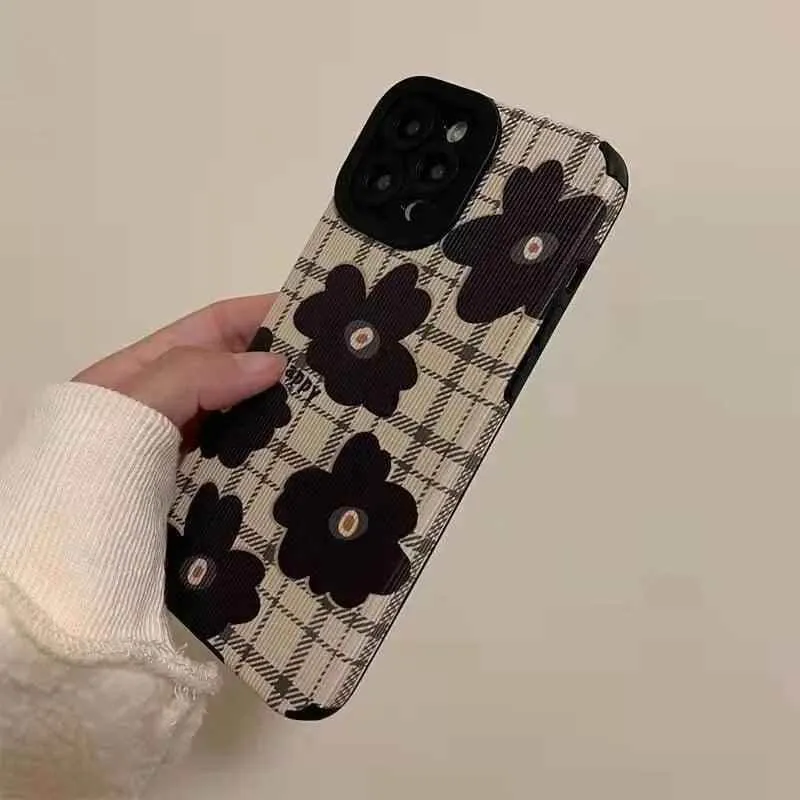 Cute Checkered Flowers Phone Case for iPhone 11, 12, 13, 14, Pro Max, 14 Plus, X, XS Max, XR, 12, 13 Mini, 7, 8 Plus